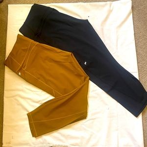 Fabletics - 2 pair of capris